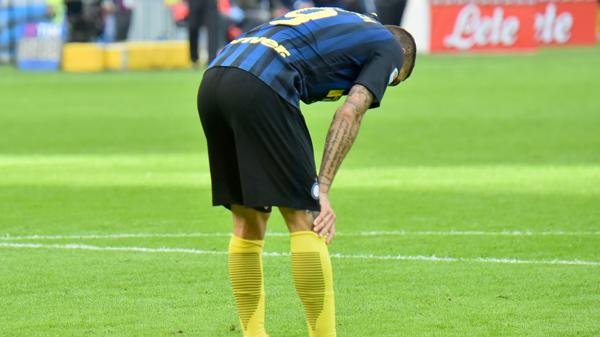 El rosarino erró un penal ante Cagliari y el Inter perdió (AFP)