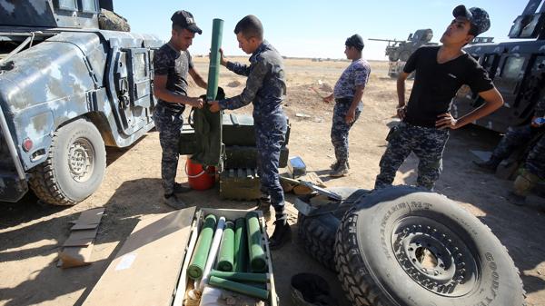 Las fuerzas iraquíes buscan arrebatar a ISIS su último feudo en Irak (AFP)
