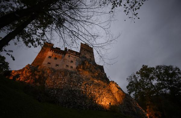 Popularmente conocido como “el castillo de Drácula”, se abrirá por una noche para una pareja (AP)