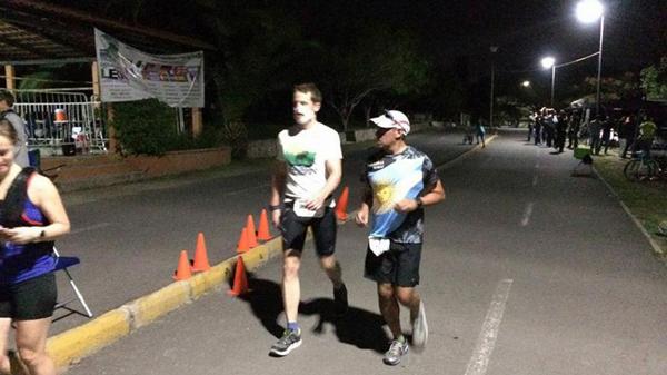 Rodríguez y su inesperado paciente terminaron la carrera juntos