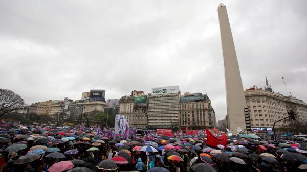 A pesar de la lluvia, la gente se convocó (AP)