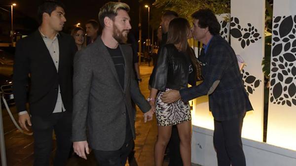 Lionel Messi junto a Antonella Roccuzzo en una cena organizada por Luis Suárez (Gentileza Sport)