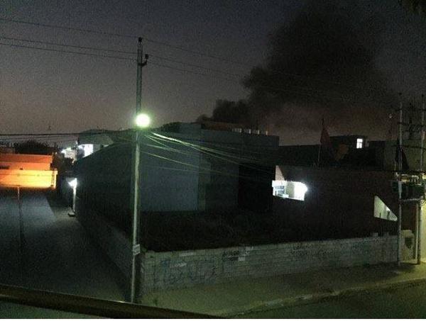 Las columnas de humo se levantan en Kirkuk tras los ataques (@zaidbenjamin)