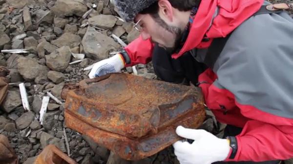 El combustible era clave para la supervivencia de los científicos alemanes. Debieron evacuar la isla luego de envenenarse por comer carne cruda de oso polar