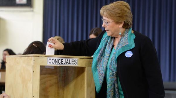 La coalición de Michelle Bachelet sfurió una dura derrota en las elecciones municipales