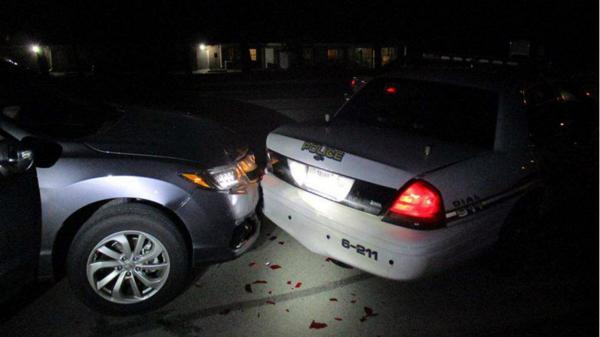 Miranda Rader intentaba mandar una selfie desnuda por Snapchat mientras conducía y embistió a una patrulla (Bryan Police Department)