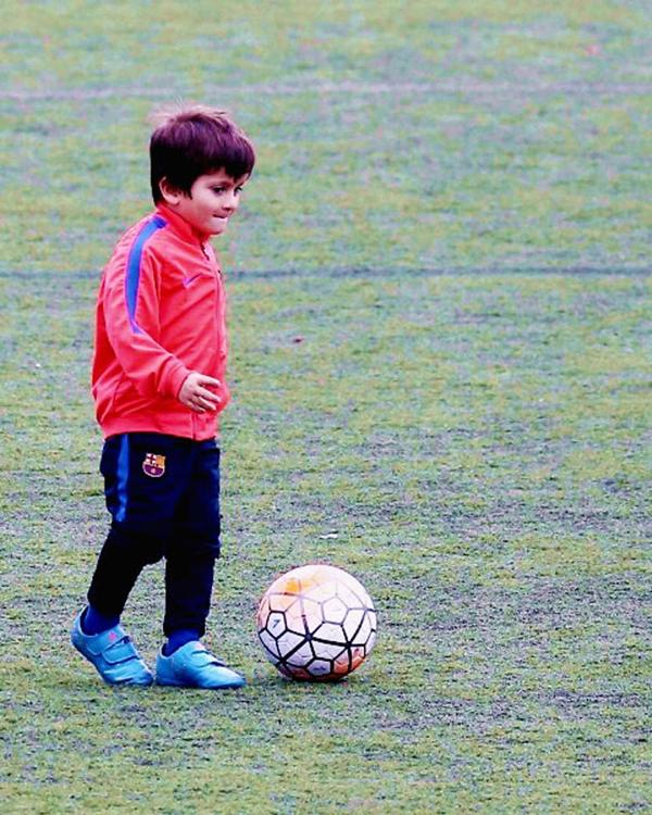 Thiago con la ropa del Barcelona por primera vez de manera oficial
