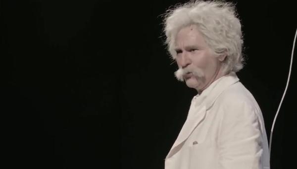 Val Kilmer en su papel de Mark Twain. El actor realiza su gira unipersonal desde hace años. Su agenda está sumamente cargada y presenta el show por todo Estados Unidos