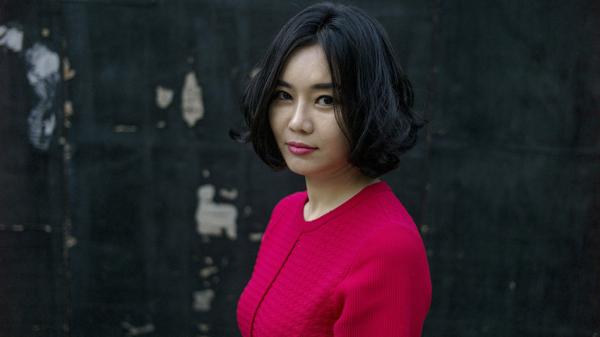 La activista Hyeonseo Lee huyó de Corea del Norte y fundó una ONG para proteger a las mujeres como ella (AFP)
