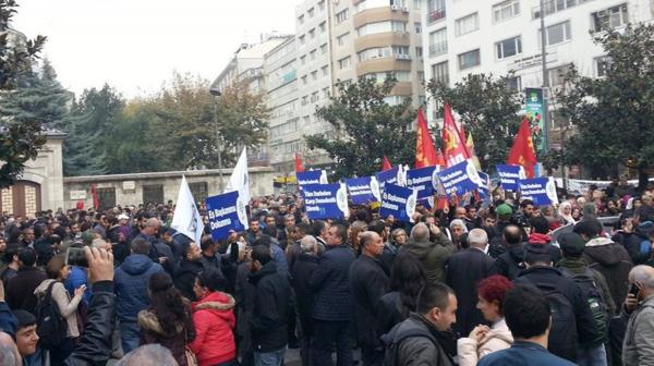 Miles de personas se manifestaron en contra del arresto de los periodistas (@Herekol_Kurd)