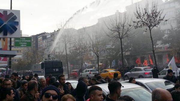 La policía turca repimió a los manifestantes (@Herekol_Kurd)