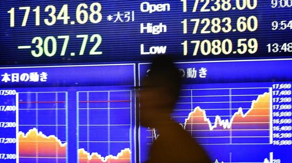 Las bolsa de Japón y China abrieron también con bajas en sus principales índices (AFP)