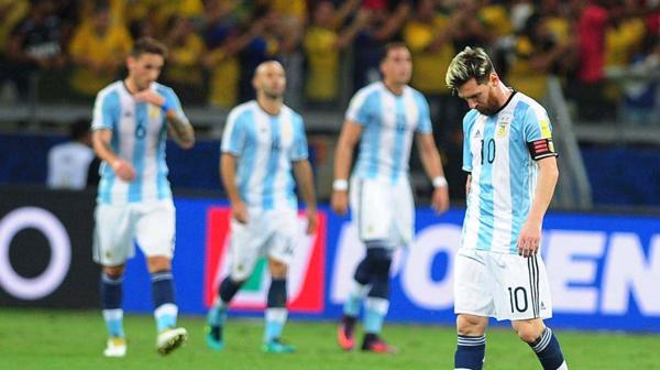 La desazón de Argentina, tras la goleada por 3 a 0 contra Brasil