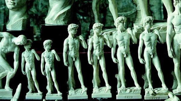 Las personas con la enfermedad de Peyronie suelen presentar una curvatura del pene de al menos 30 grados