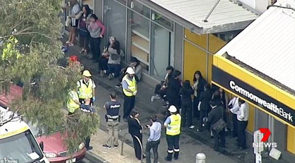 Se desconocen los motivos del atacante, que se encuentra internado y bajo custodia policial (7news)