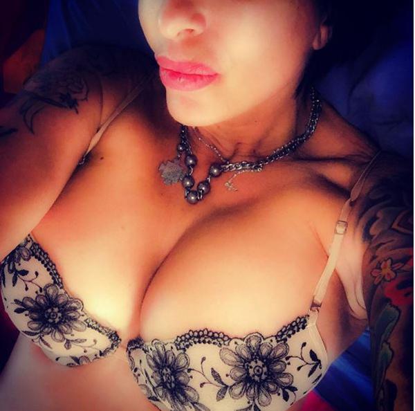 Daniela Cardone, muy sexy