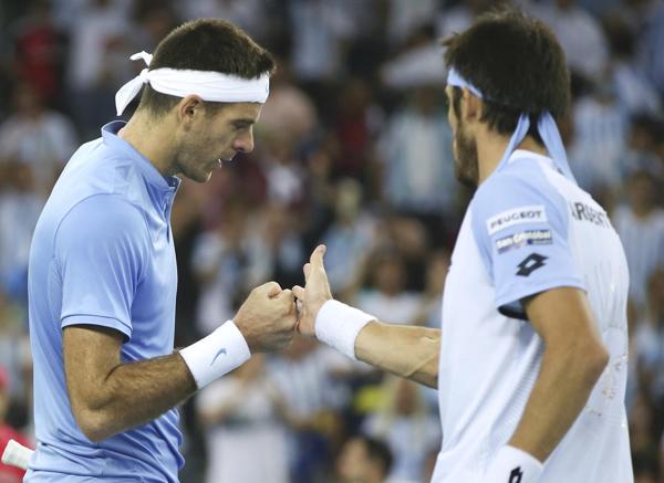 Del Potro y Mayer no pudieron en el dobles (REUTERS/Marko Djurica)