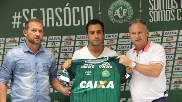 El delantero argentino Alejando Martinuccio fichó con el Chapecoense este año. No viajó por lesión