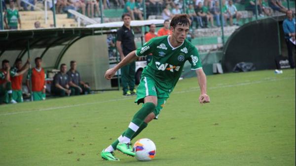 Hyoran tiene 23 años y fue fichado por el Palmeiras. Sigue a préstamo en Chapecoense y no viajó por lesión
