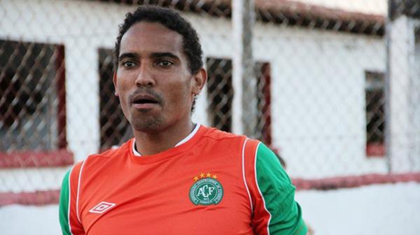 Rafael Lima, experimentado defensor de 30 años, que jugó en varios clubes de Santa Catarina