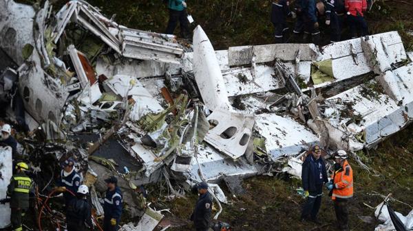 El avión de LAMIA que trasladaba al equipo de fútbol Chapecoense se estrelló y se convirtió en una de las mayores tragedias de 2016 (AFP).