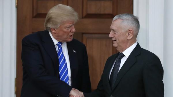 Donald Trump y James Mattis en una reunión en la semana pasada (AP)