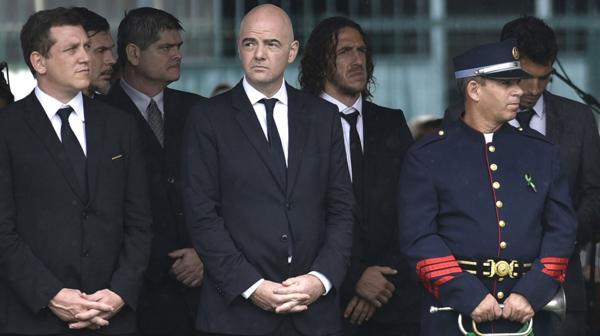 Gianni Infantino, presidente de la FIFA, también presenció la ceremonia en Chapecó (AFP)