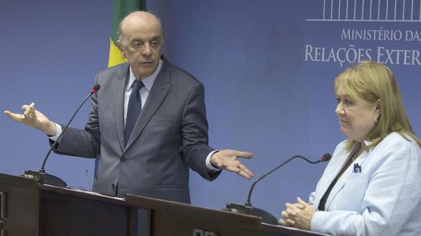 El brasileño José Serra junto a la argentina Susana Marcorra (EFE)