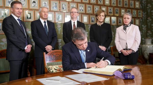 Santos tuvo palabras de agradecimiento “profundo” para Noruega, país garante del proceso con Cuba, y resaltó su apoyo durante décadas al proceso colombiano (Reuters)