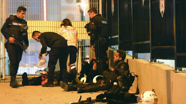 Entre los heridos habían varios oficiales de la policía (Reuters)