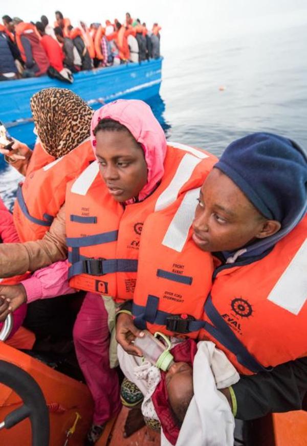 Un total de 1164 personas fueron rescatadas de los barcos de goma y madera (MSF)