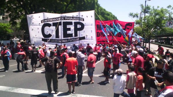 El Senado trata el proyecto de ley esta tarde (@R_Venceremos)