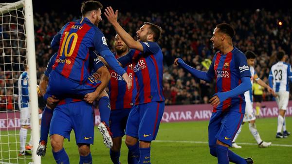 Barcelona está a 3 puntos del Real Madrid (Reuters)