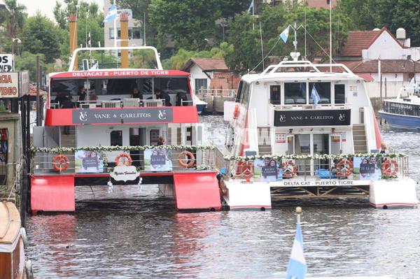 Los barcos que trasladarán a Carlos Tevez y a los invitados de su boda con Vanesa Mansilla (Crédito: Verónica Guerman / Teleshow)