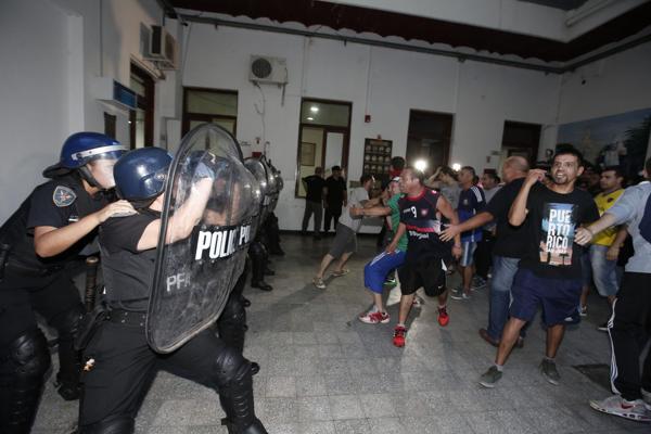 En la noche del lunes hubo incidentes en la Comisaría 38° de Flores