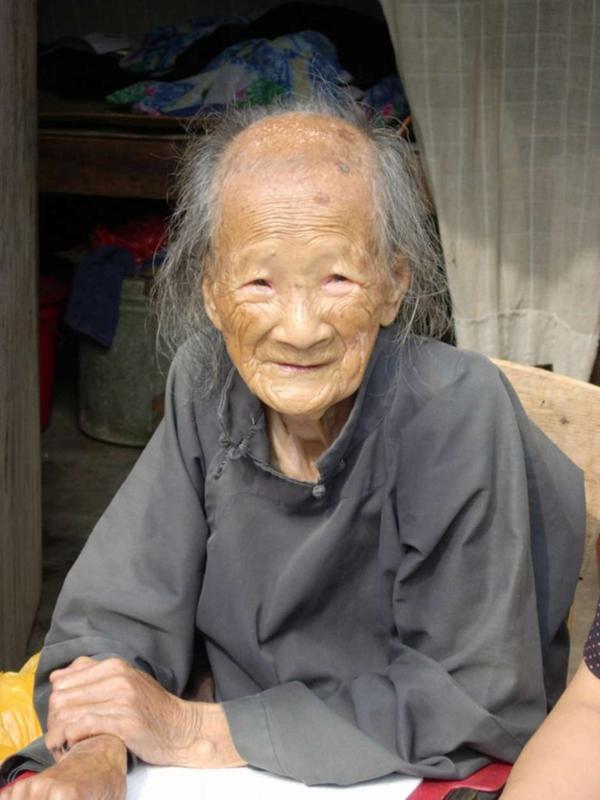 Yang Huanyi murió en el 2004 a los 98 años