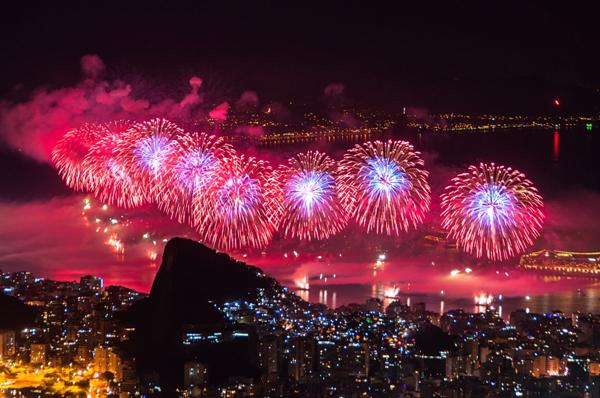 La icónica Copacabana es el escenario de la fiesta más grande del globo en esta fecha (iStock)