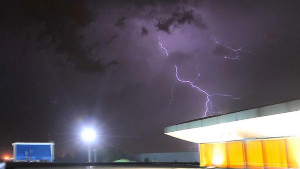 Rayos durante una tormenta en Córdoba (La Voz)