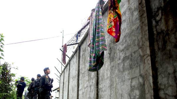 Los presos aprovecharon el enfrentamiento para escapar (AFP)