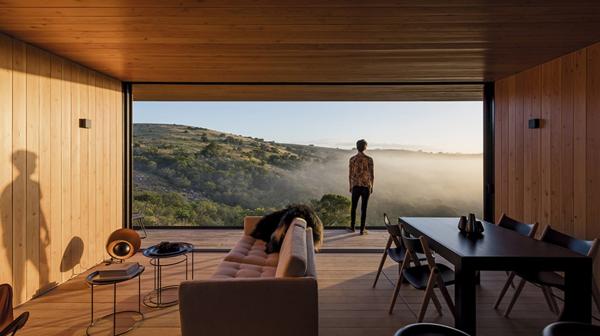 Esta estructura prefabricada es la perfecta combinación entre industria y paisaje