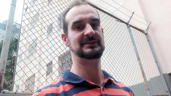 El ex concejal socialista español Manel Martínez, de visita en Caracas