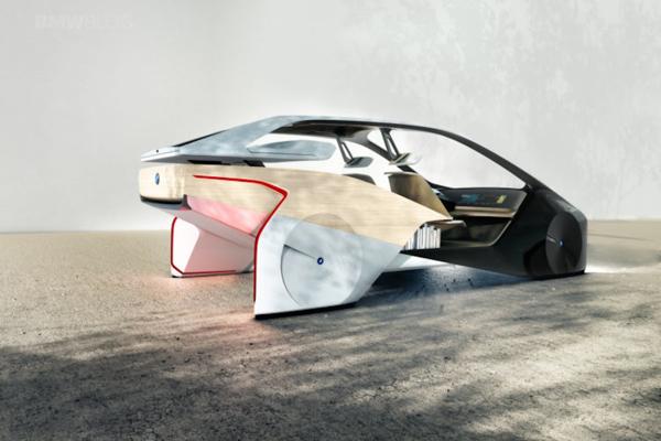Vista trasera del futurista estudio de diseño de BMW que pone el foco en el confort más que en las prestaciones deportivas típicas de la marca