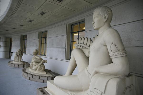 Esculturas que donará Lucas al museo (AP)