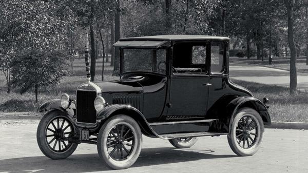 El Ford T fue el primer auto en producirse en cadena