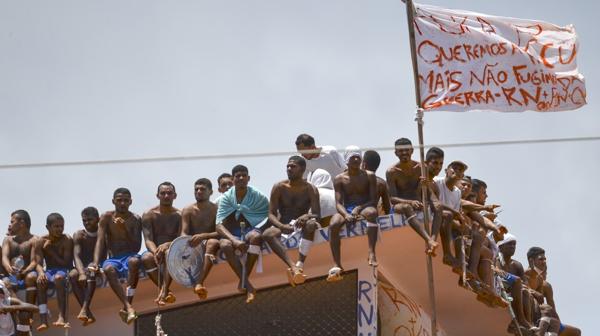 Imagen del motín en la cárcel de Alcaçuz (AFP)