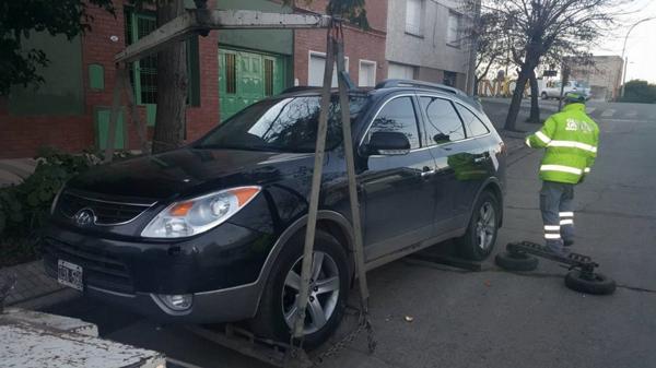 La Guardia Urbana se llevó su camioneta (Labrujula24.com)