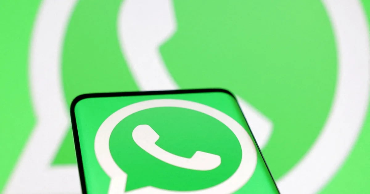 How to remove the green dot from WhatsApp