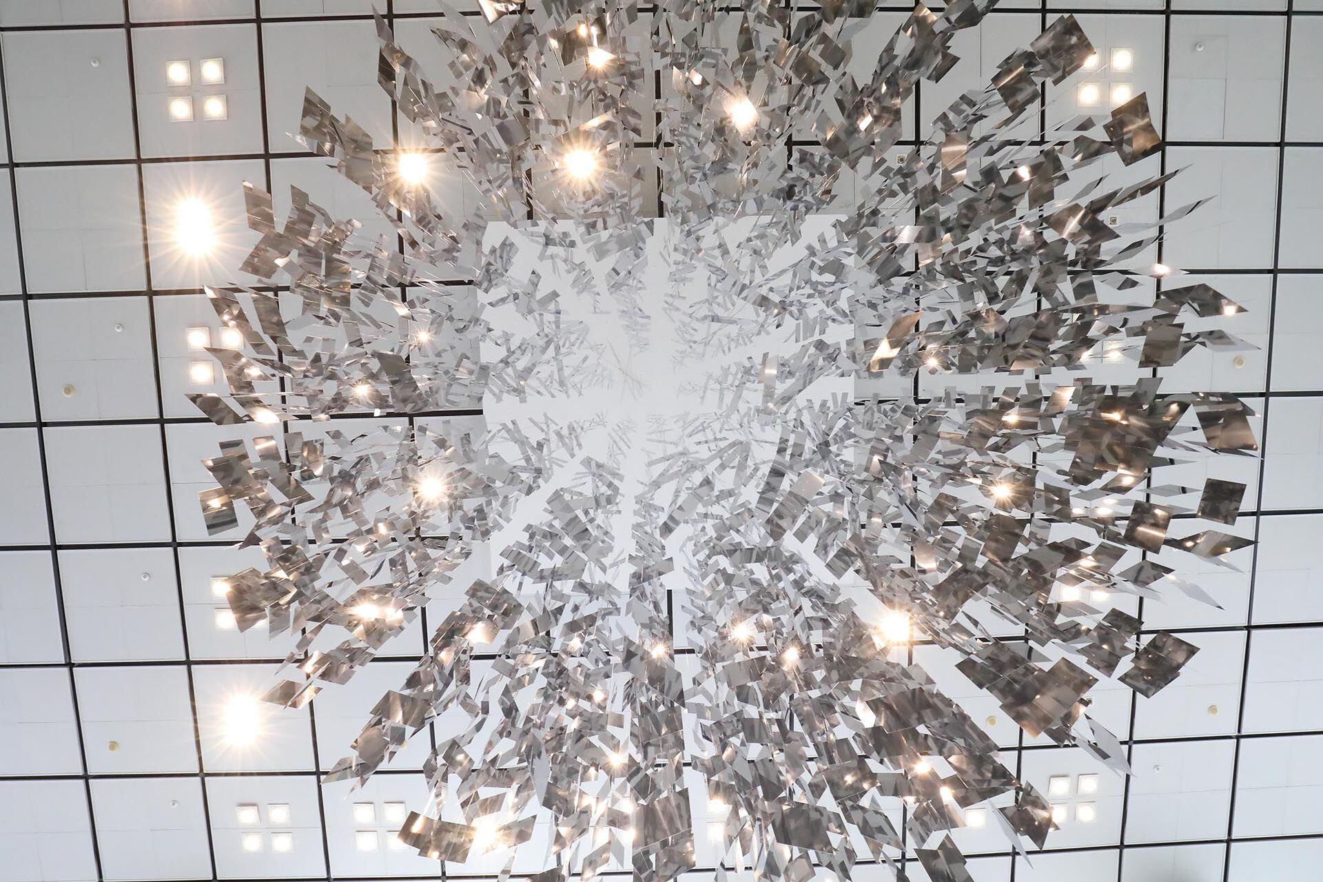 "Sphère Acier Miroir", de Le Parc en la Torre Galicia