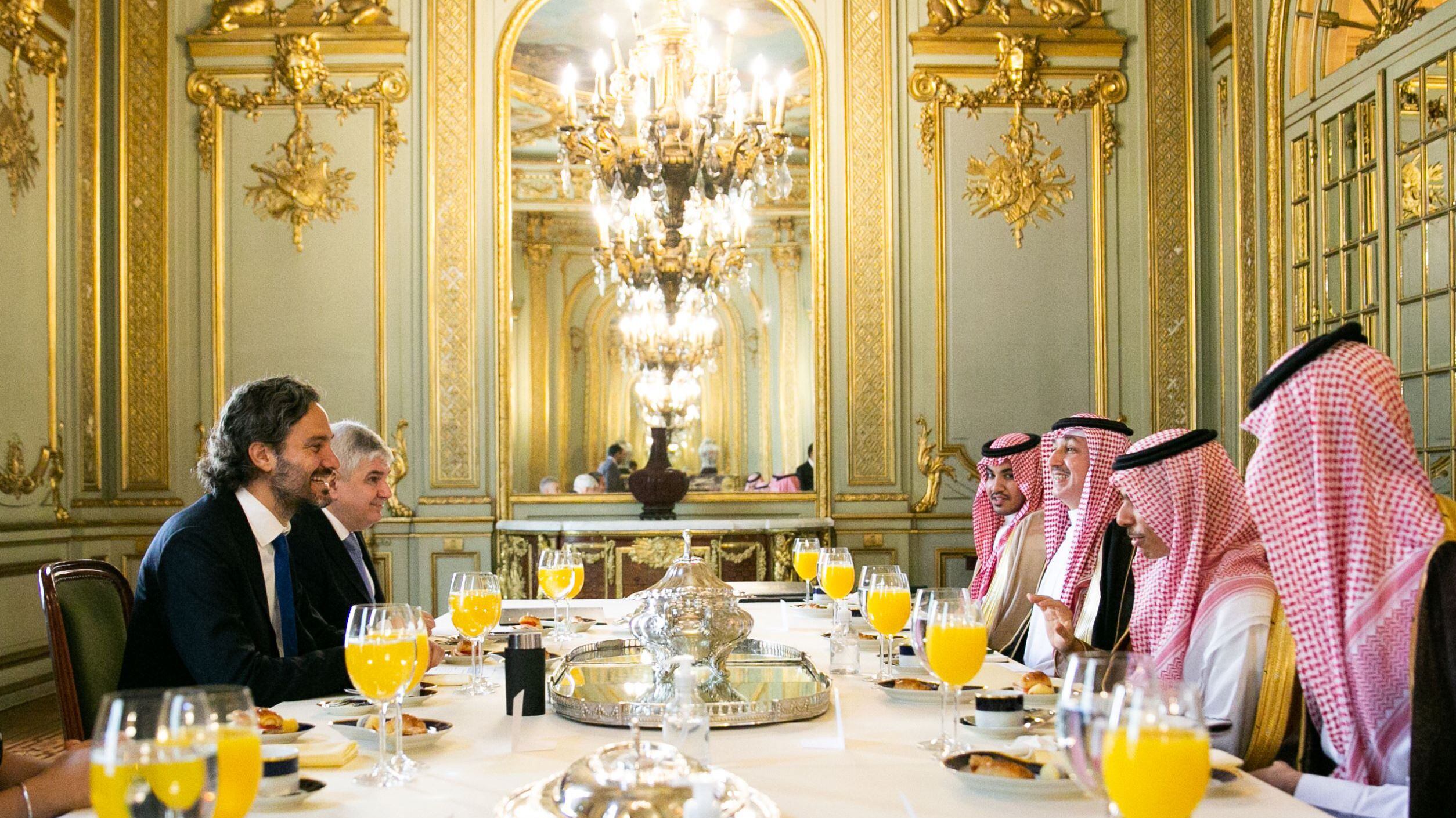 reunión entre el canciller argentino, Santiago Cafiero, y el de Arabia Saudita, el principe Faisal.