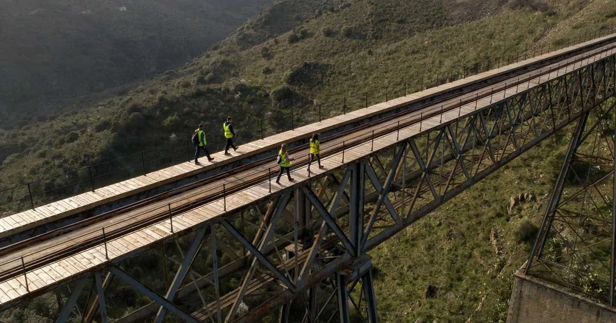El Camino de Hierro: a rota de caminhada por túneis e trilhos de trem que ligavam Espanha e Portugal
